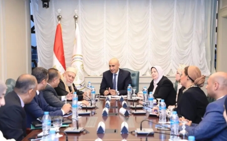 وزير التعليم يستعرض جهود الوزارة في سد عجز المدارس