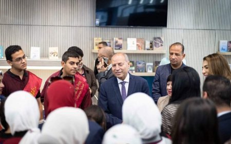 محافظ القاهرة يتفقد إحدى المكتبات العامة بمنطقة شينزو آبى بمدينة نصر