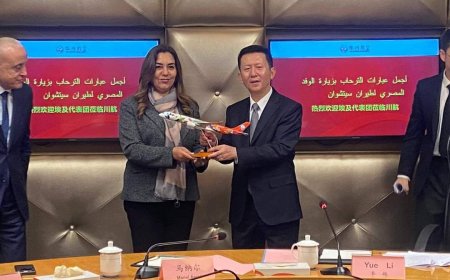 وزيرة التنمية المحلية ومحافظ الأقصر يبحثان مع رئيس شركة سيتشوان للطيران تشغيل الرحلات السياحية إلى القاهرة والأقصر