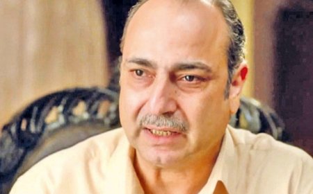 مهرجان «الرواد المسرحي» يكرم الفنان القدير أحمد كمال في حفل الافتتاح