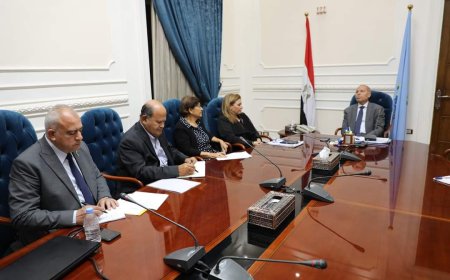 محافظ القاهرة يستقبل أعضاء جمعية محبى الأشجار وممثلى سكان منطقة المعادى