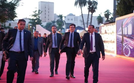 وزير الثقافة يتفقد فعاليات مهرجان القاهرة السينمائي ويشيد بالإقبال الجماهيري الكبير
