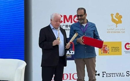 مهرجان القاهرة السينمائى الدولى يكرم المخرج العالمي جيم شيريدان ومنحه الهرم الذهبي