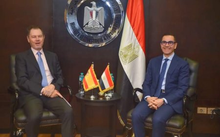 وزير الاستثمار يبحث مع السفير الإسباني تعزيز العلاقات الاقتصادية