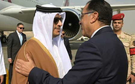 رئيس الوزراء يستقبل نظيره القطري بمطار القاهرة الدولي