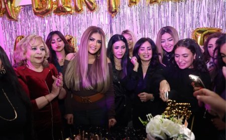 أمل رزق تحتفل بعيد ميلادها  وسط عائلتها وأصدقائها في منزلها في أجواء من السعادة والمرح