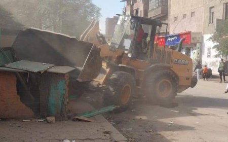 محافظة الجيزة تزيل الاكشاك المقامة بالمخالفة ورفع السيارات المتهالكة بمحيط مستشفى أم المصريين