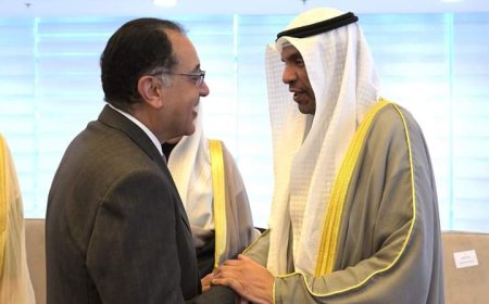 رئيس الوزراء يلتقي وزير خارجية الكويت والوفد المرافق له