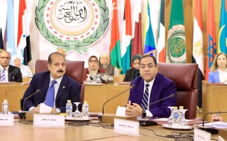 رئيس جهاز التنظيم والإدارة يستعرض تجربة الجهاز في استخدام الذكاء الاصطناعي