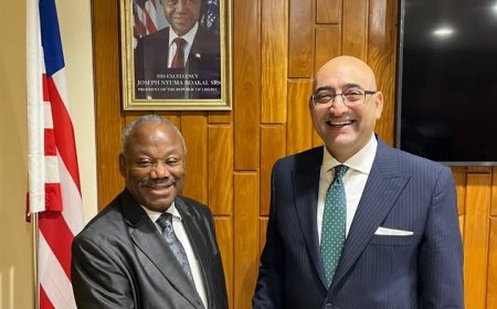سفير مصر في مونروفيا يلتقي مع وزير الدولة الليبيري لشئون الرئاسة   