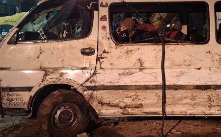 تفاصيل حادث ميكروباص ديروط..وفاة 7 أشخاص ونجاة 4 قبل السقوط