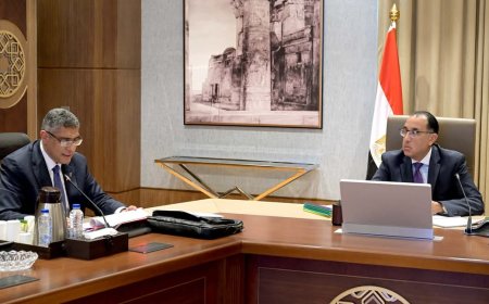 رئيس الوزراء يتابع عددا من ملفات العمل والمشروعات بمحافظة الجيزة