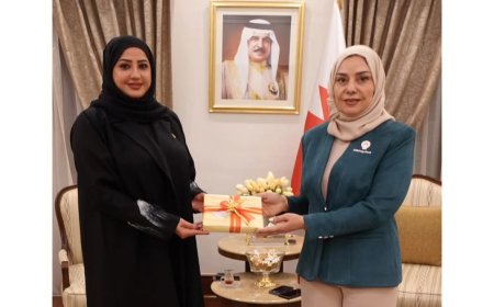 خلود مطر توجه الشكر لـ سفيرة مملكة البحرين لدى جمهورية مصر العربية