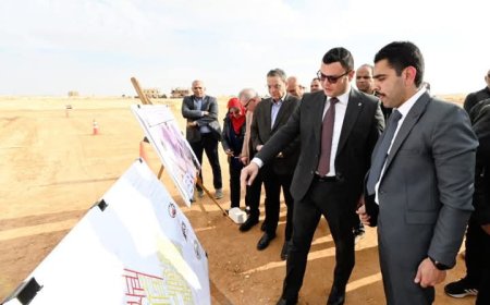 وزير الإسكان يتفقد تنفيذ أعمال الطرق والمرافق بالأراضى المضافة لمدينة العبور الجديدة