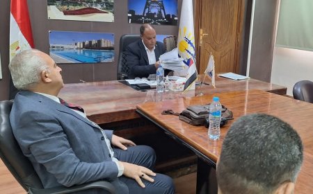 "أشرف منصور" يتابع اعمال لجنة تغيير استخدام الانشطة بالوحدات والمحلات بالعقارات