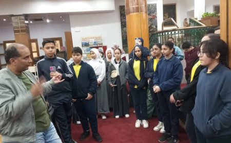 مكتبة القاهرة الكبري تستقبل طلاب المدارس للتعرف على المقتنيات والخدمات المقدمة للباحثين والمثقفين