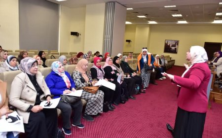ندوة لتوعية سيدات وزارة العمل لمناهضة "العنف ضد المرأة"