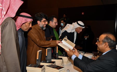 بأدب الرسائل.. مركز إثراء يحتفي بيوم اللغة العربية"