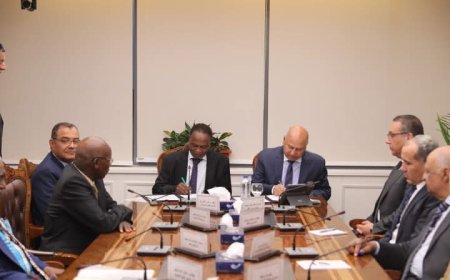 توقيع محضر الإجتماع الأول للجنة المصرية السودانية للربط السككى بين مصر والسودان