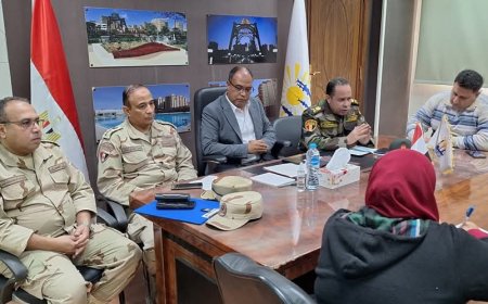 أشرف منصور يتابع آلية استيفاء معاملات مخالفة قيد الارتفاع بقانون التصالح