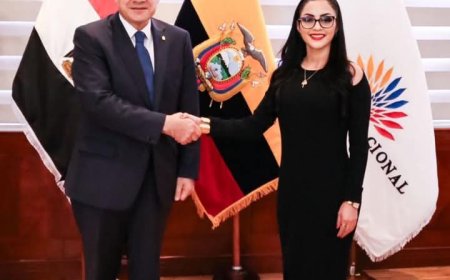 سفير مصر في كيتو يلتقي رئيسة البرلمان الإكوادوري