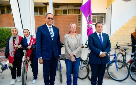 وزيرة البيئة تسلم 30 دراجة على الفائزين من مسابقة "صحتنا من صحة كوكبنا"