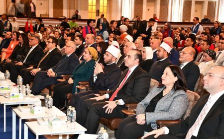 وزير الأوقاف يشارك الشباب في الاحتفال بـ "اليوم الدولي للتضامن الإنساني" بـ جامعة القاهرة