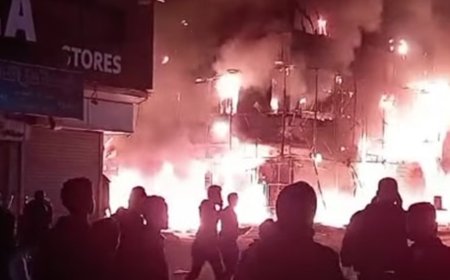 بالفيديو| حريق هائل بمطعم "تفويلة" يلتهم العقارات المجاورة بفيصل