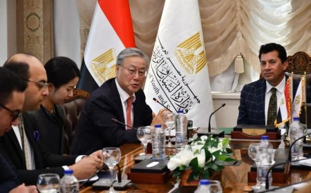 وزير الشباب والرياضة يبحث أوجه التعاون الثنائي مع كوريا الجنوبية