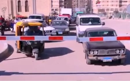 "النقل" تناشد المواطنين عدم اقتحام المزلقانات خوفا على أرواحهم