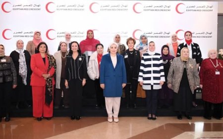 السيدة انتصار السيسى ترسل برقية شكر لـ الهلال الاحمر