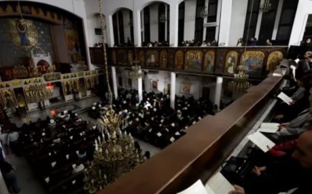 وسط إجراءات أمنية مشددة.. السوريون يحضرون قداس عيد الميلاد بالكنائس