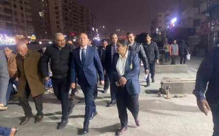 بالصور| محافظ القاهرة "ليلا" يتابع تسليم المحلات المخصصة لنقل الباعة الجائلين من سوق العاشر العشوائي إلي الحضاري