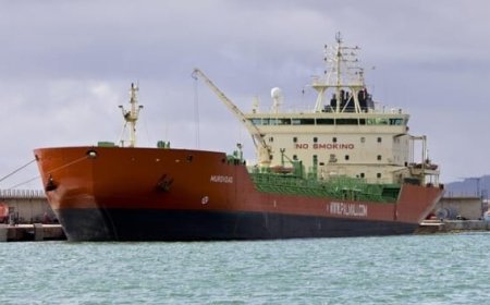 سفينة نرويجية ترفض إنقاذ طاقم بحارة روسية تعرضت لهجوم إرهابي