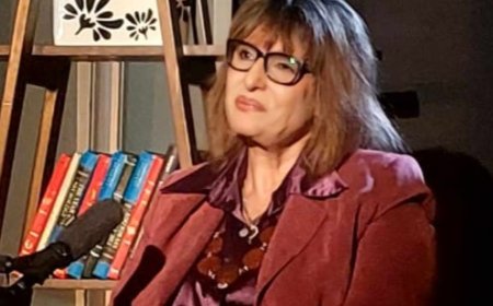 مناقشة رسالة ماجستير للاديبة والشاعرة نجلاء احمد حسن في تخصص الانثربولوجيا الثقافية بكلية الدراسات الافريقية