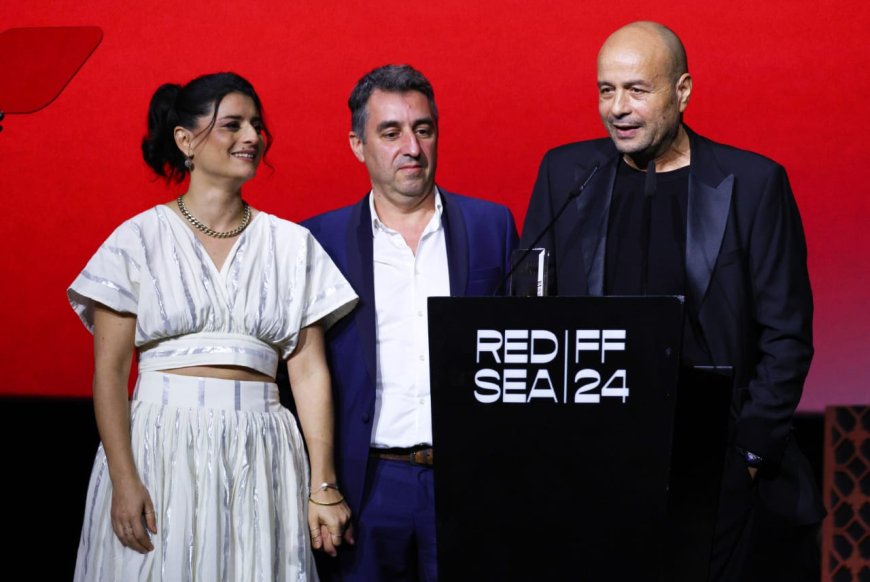 الفيلم التونسي "الزراري الحمر" يفوز بجائزتي أفضل فيلم وأفضل مخرج بمهرجان البحر الأحمر السينمائي