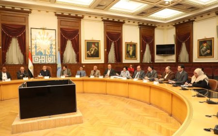 محافظ القاهرة يشدد على رؤساء الأحياء الجدد بالتواجد الميدانى الدائم بالشارع بين المواطنين