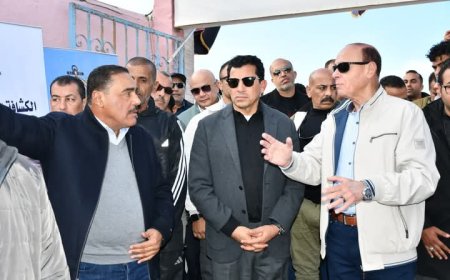 وزير الشباب والرياضة يتفقد مركز تدريب الكشافة البحرية بمطروح