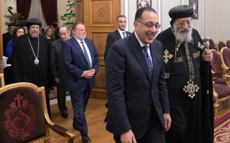 رئيس الوزراء يزور الكاتدرائية بالعباسية لتهنئة البابا تواضروس الثاني بعيد الميلاد المجيد