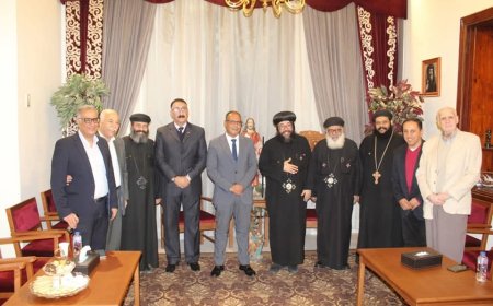 أشرف منصور يتقدم بخالص التهاني لأسقف عام كنائس مصر القديمة وفم الخليج بمناسبة عيد الميلاد المجيد