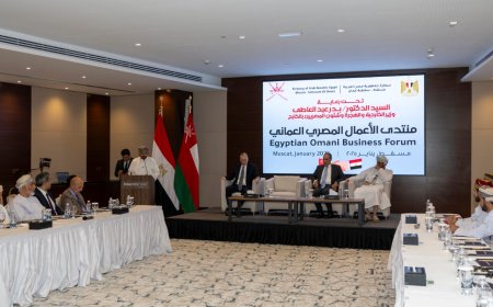 وزير الخارجية يشارك في ملتقى رجال الأعمال المصري العماني لتعزيز التعاون الاقتصادي والاستثماري