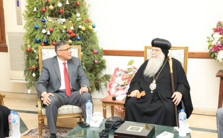 محافظ الجيزة يزور مقر مطرانية شمال الجيزة للتهنئة بعيد الميلاد المجيد