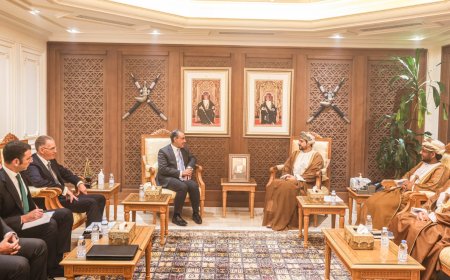 وزير التجارة والصناعة وترويج الاستثمار العماني يستقبل وزير الخارجية والهجرة