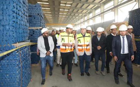 محافظ بني سويف يتفقد مصانع بياض العرب ويبحث دعم الإنتاج والتصدير