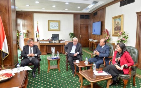 رئيس المجلس الأعلى للإعلام يلتقي وفد وكالة الأنباء الكويتية لتعزيز التعاون الإعلامي