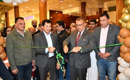 وزير الرياضة ومحافظ جنوب سيناء يفتتحان الخيمة البدوية بالمدينة الشبابية بشرم الشيخ