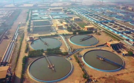 الشربيني يستعرض مشروعات الشركة القابضة لمياه الشرب والصرف الصحي