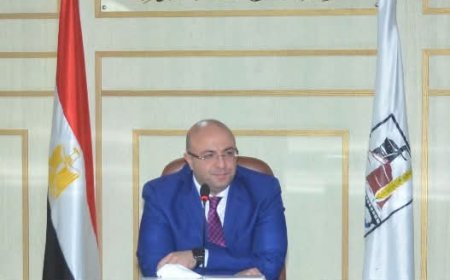 محافظ بني سويف يُشيد بالطاقم الطبي بمستشفى التأمين الصحي بعد نجاحه في إجراء 3 عمليات دقيقة بمنظار "SpyGlass" لأول مرة بالمحافظة