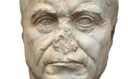 الكشف عن رأس بطلمي من القرن السابع الميلادي بتابوزيرس ماجنا بالإسكندرية