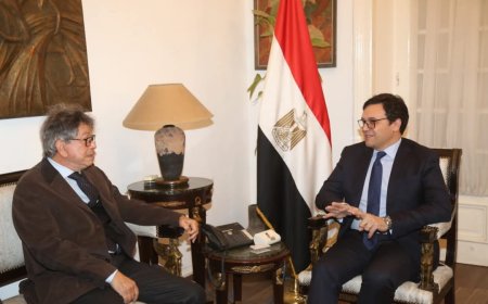 وزير الثقافة يبحث آفاق التعاون مع الشركة المتحدة للخدمات الإعلامية